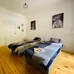 Spacious Modern Vintage Flat In The Heart Of Sofia