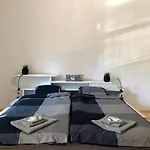 Spacious Modern Vintage Flat In The Heart Of Sofia