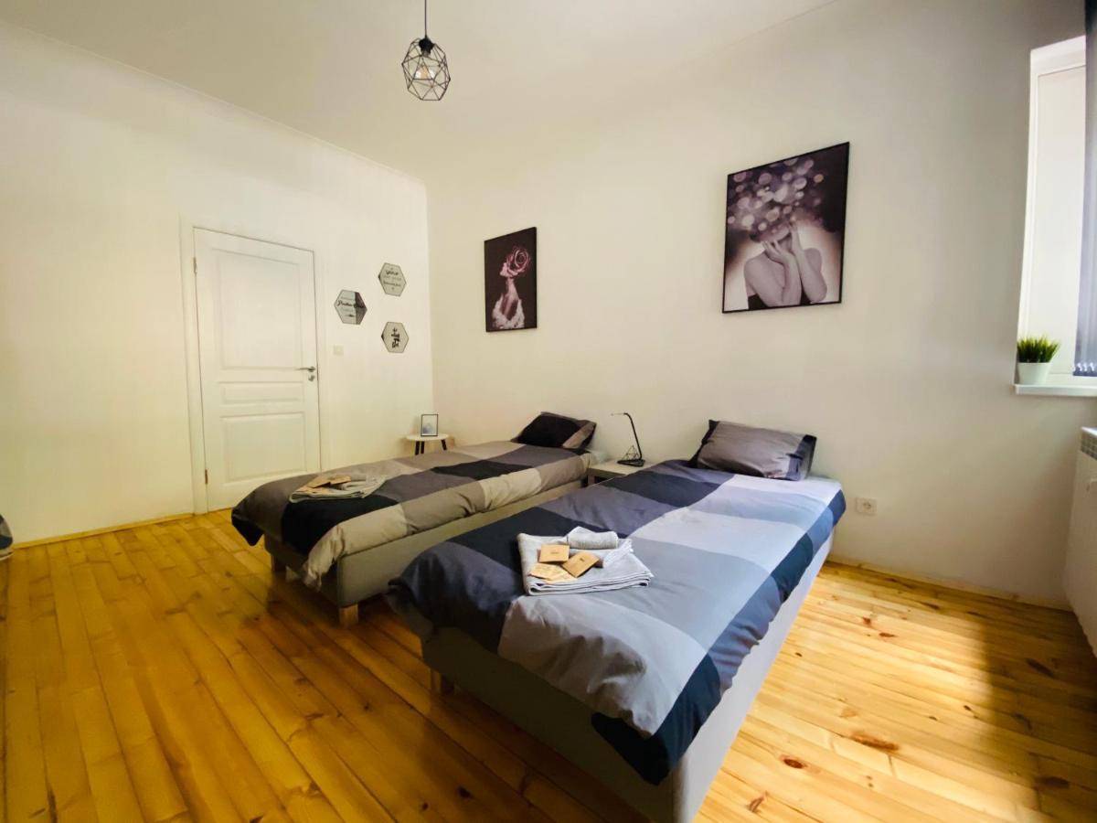 Spacious Modern Vintage Flat In The Heart Of *