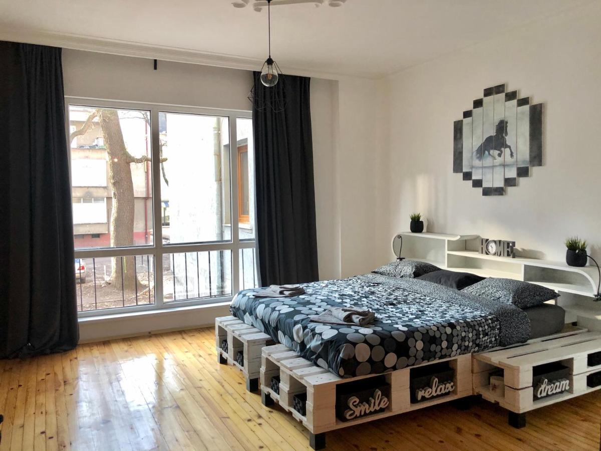 Spacious Modern Vintage Flat In The Heart Of Apartment